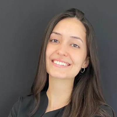 adriana-sousa-dentista-generalista-almancil-clinica-atelier-do-sorriso